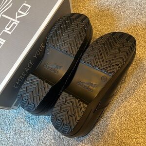 Dansko Women’s Black Shoes